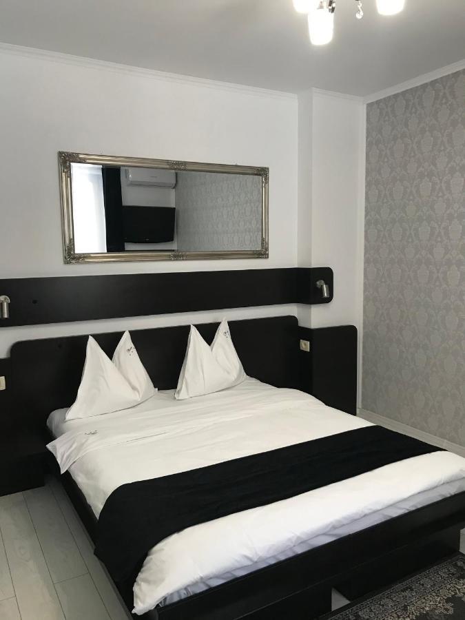 Pensiunea Max Cluj-Napoca Extérieur photo