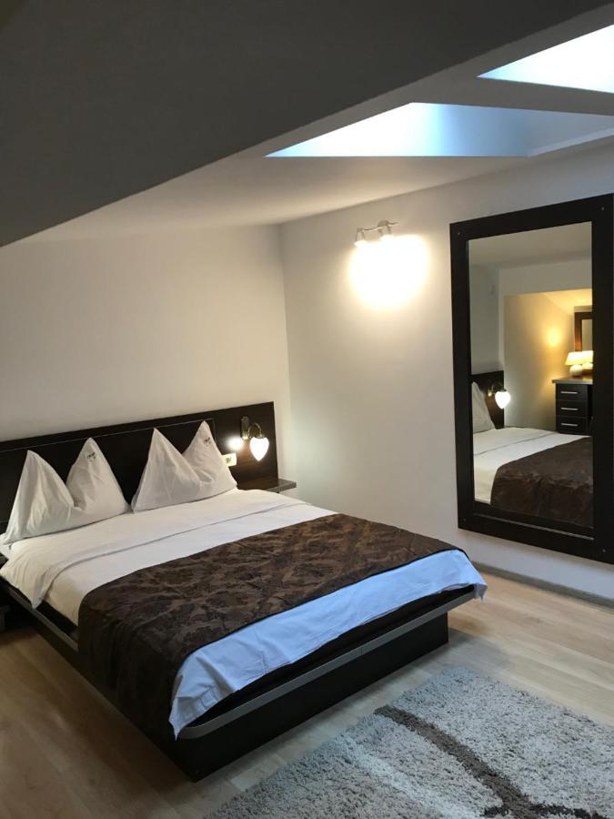 Pensiunea Max Cluj-Napoca Extérieur photo