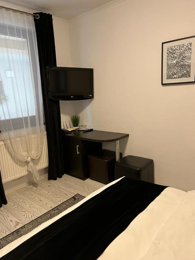 Pensiunea Max Cluj-Napoca Extérieur photo