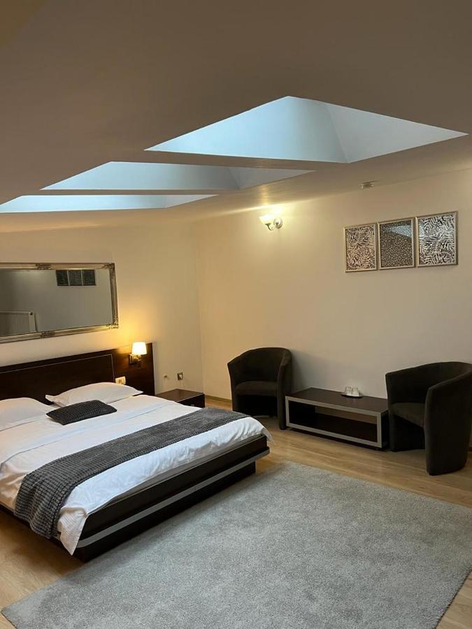 Pensiunea Max Cluj-Napoca Extérieur photo