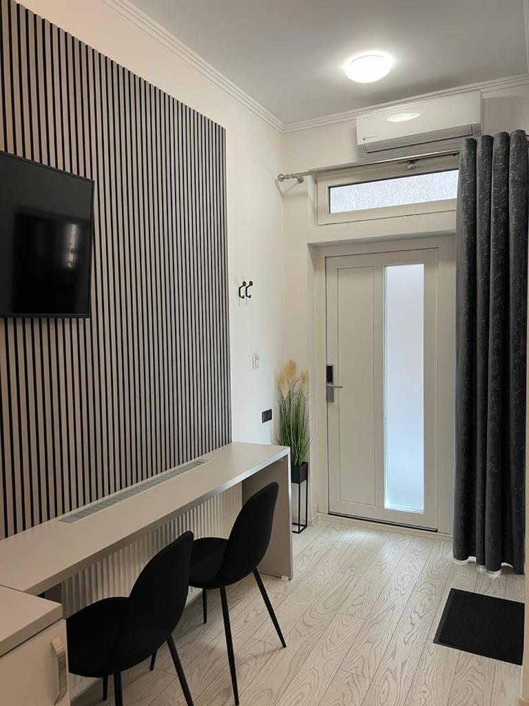 Pensiunea Max Cluj-Napoca Extérieur photo